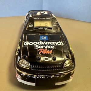 Dale Earnhardt AM/FM Clock Radio and Flashlight